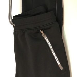 UNDER ARMOUR *joggers w/zip pockets*